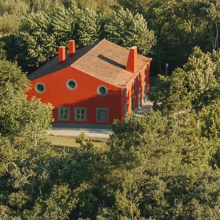 Big Red Barn - Spectacular Near Obidos Villa *