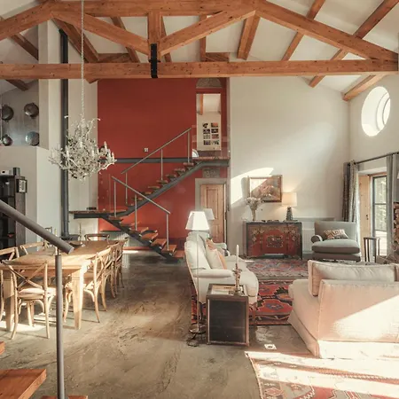 Big Red Barn - Spectacular Near Obidos Villa *