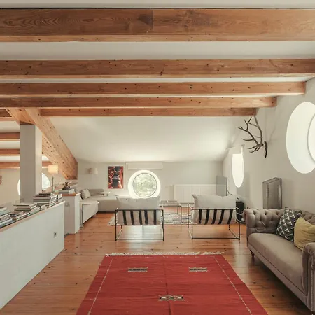 Big Red Barn - Spectacular Near Obidos Villa *